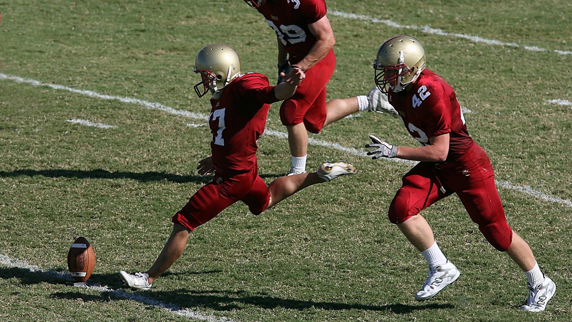 “逆风冲刺：车手在不利条件下的逆袭奇迹”，逆风车比赛视频